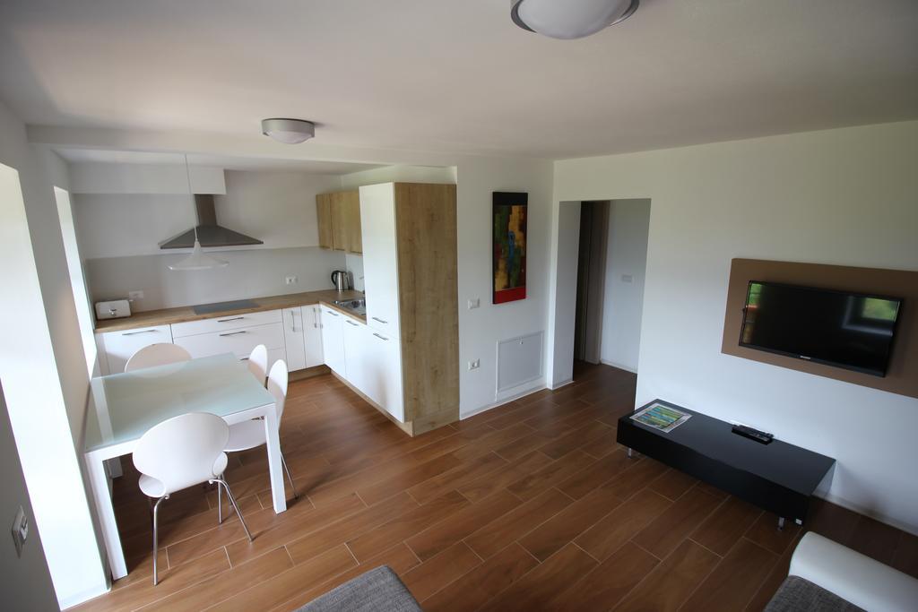 Apartments Pri Jakobu โคบาริด ภายนอก รูปภาพ