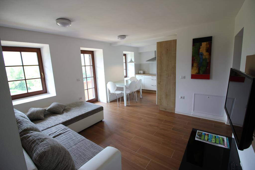 Apartments Pri Jakobu โคบาริด ภายนอก รูปภาพ